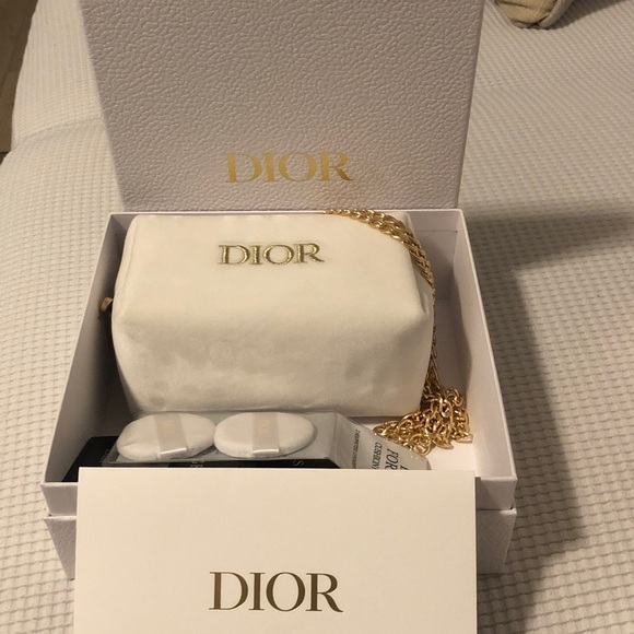 Dior Cream and Gold Cosmetic Pouch with Sauvage Samples - Picture 7 of 8